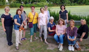 Frauen-pur!